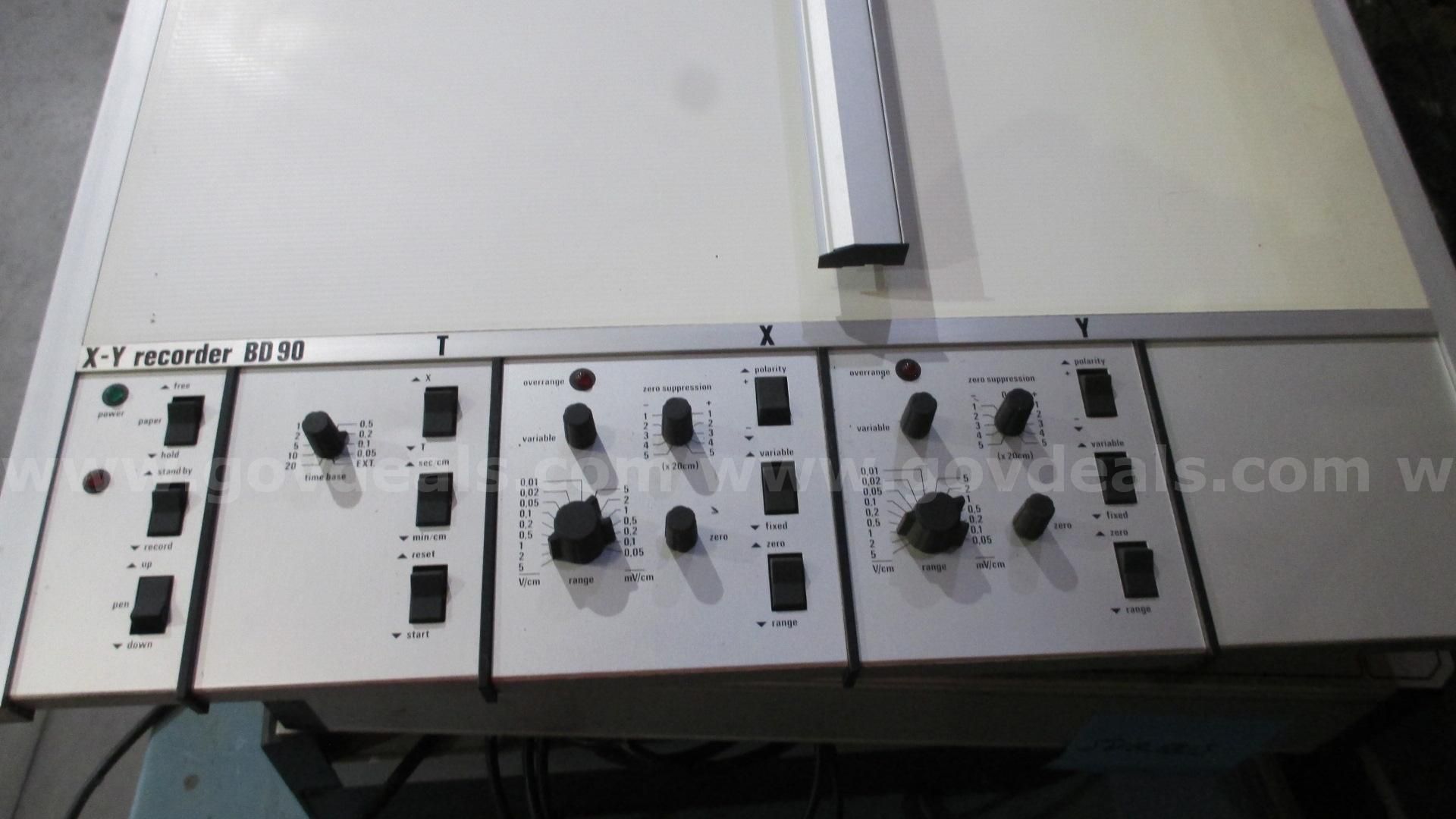 【SALE延長します】さにーです。 雷サージ付延長コード・タップ3個口1m白｜YAZAWA CORPORATION