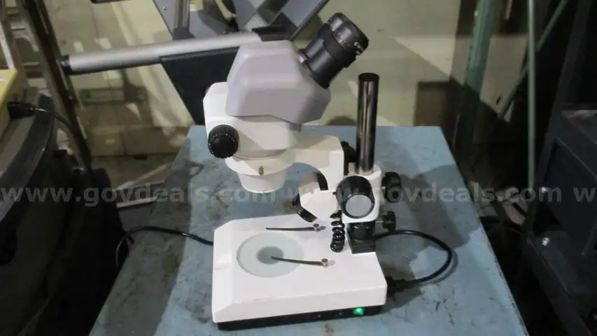 Microscope
