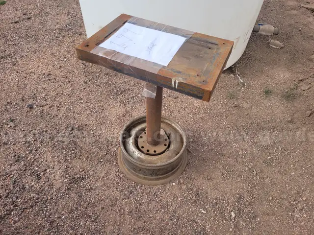 Grinding Metal Stand