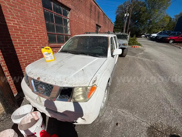2005 Nissan Pathfinder SE 2WD