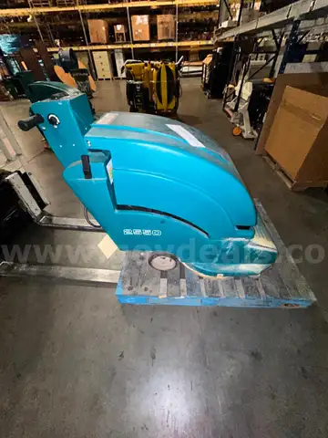 Tennant Floor Scrubber - 2550 10578172