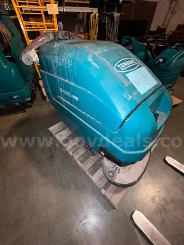 Tennant  5400 Floor Scrubber