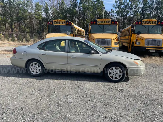 2006 Ford Taurus