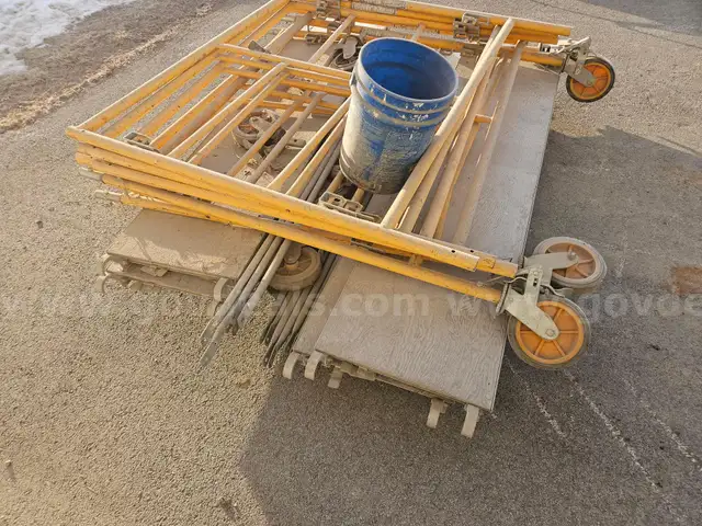 LOT of Scaffolding