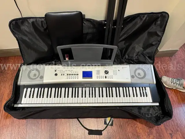 YAMAHA YPG535 KEYBOARD
