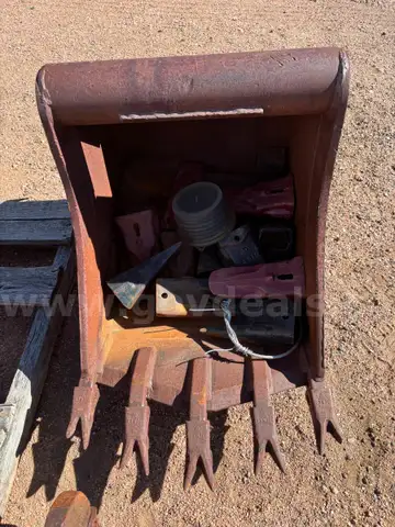 Wain Roy 24" Rock Bucket