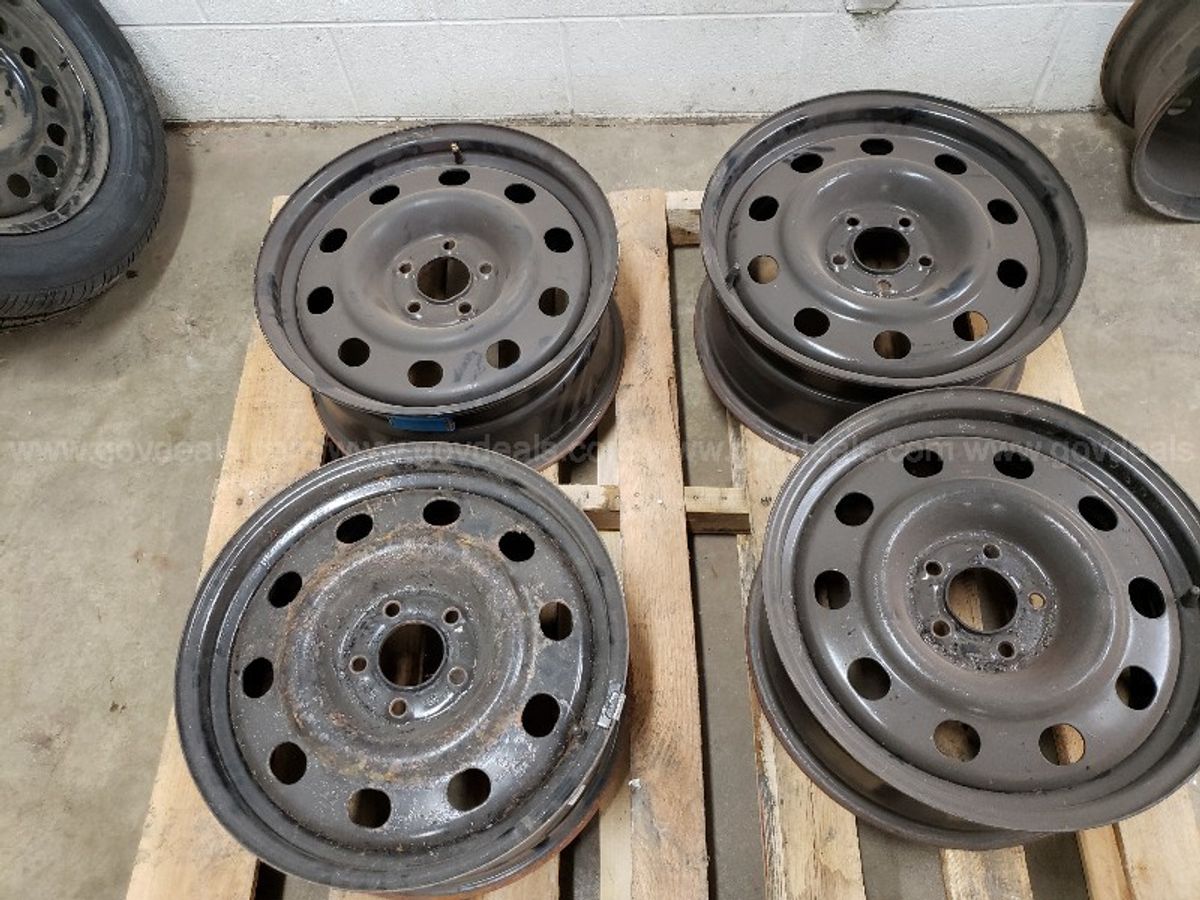 Used Ford Crown Victoria steel rims 7W7Z-1007-CCP | GovDeals