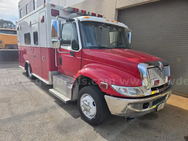2004 International 4300
