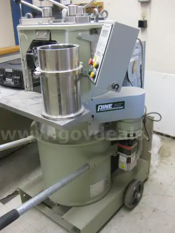 Pine Gyratory Compactor with cases