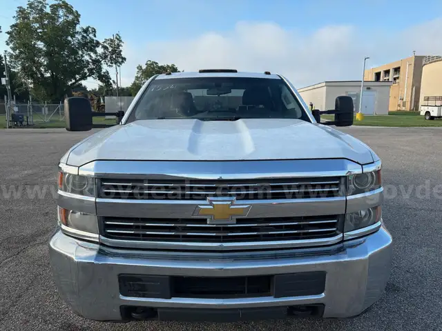 2017 Chevrolet Silverado 3500HD DRW 2WD Crew Cab WT