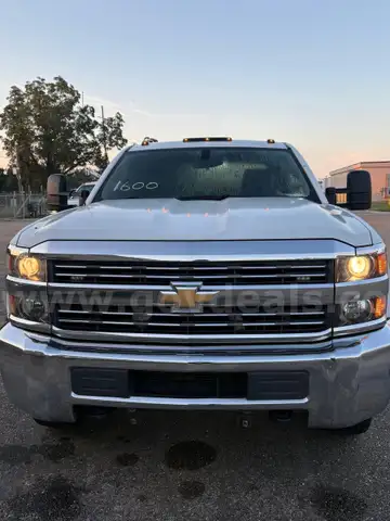 2017 Chevrolet Silverado 3500HD DRW 4WD Crew Cab WT
