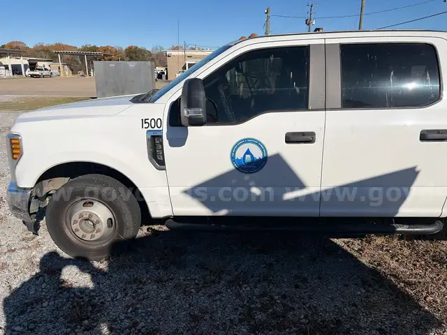 2019 Ford F-350 DRW 4x2 Crew Cab WT