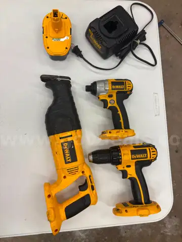 Dewalt  cordless handtool set with batteries and charger