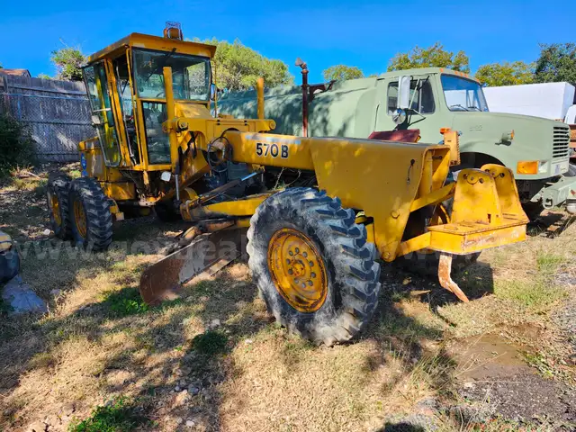 John Deere 570 Motor Grader
