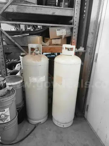 SET OF TWO (100LB) PROPANE CYLINDERS