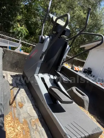 Life Fitness Cross Trainer