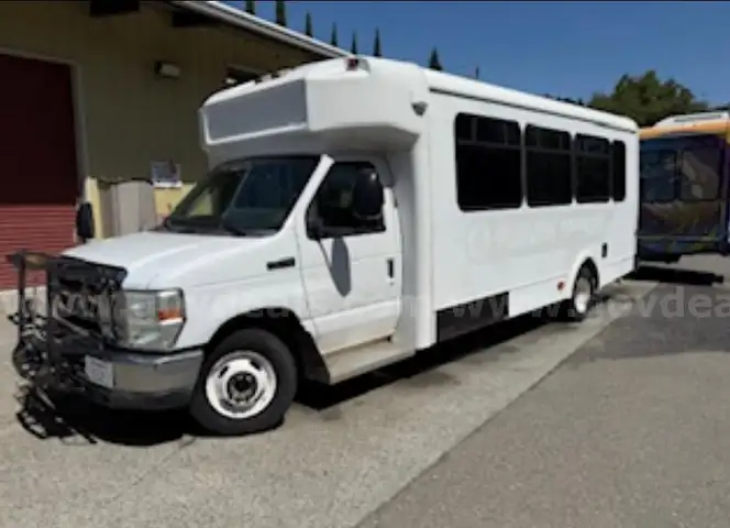 2011 Ford Econoline E450 Bus