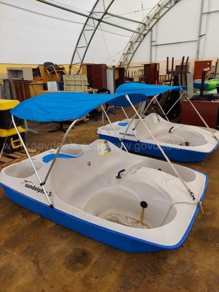 Paddleboat Sun Dolphin 5 | GovDeals