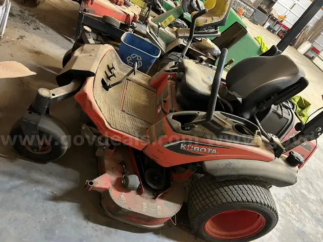 Kubota ZD1211Mower