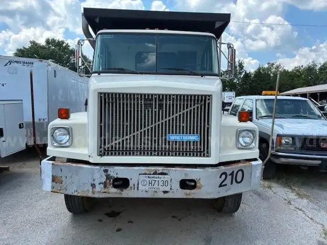 1995 Volvo/GM Tandem Axle