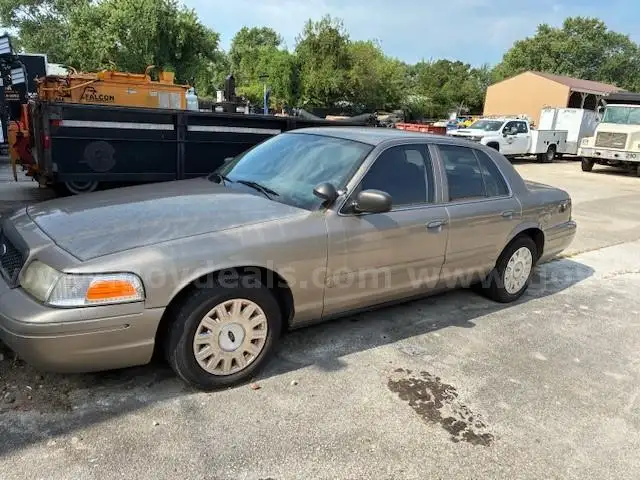 2004 Ford Crown Victoria