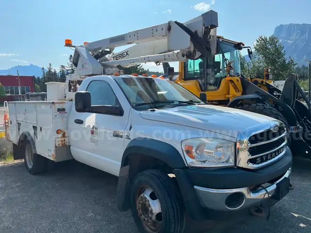 2008 Sterling Bullet 4WD Bucket Truck - Cummins ISB Turbo Diesel  L6, 6.7L Engine