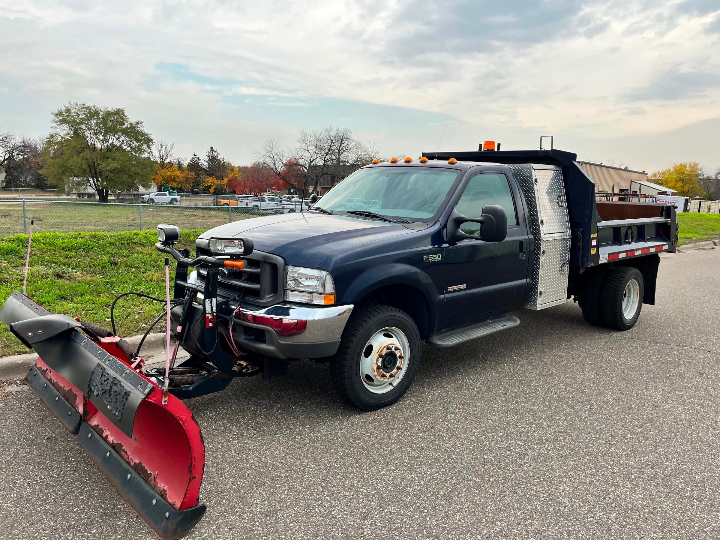 2003 Ford F 550 XL SD w Dump Box and Boss Multiposition V Snow