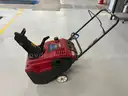 Toro Power Clear 621 R Snow Blower (lot #2)