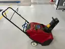 Toro Power Clear 621 R Snow Blower (lot #2)