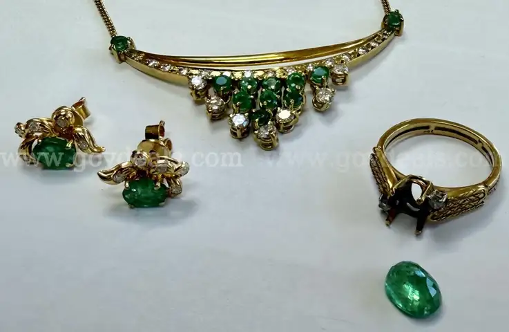 Emerald, Diamond, 18K Yellow Gold Jewelry