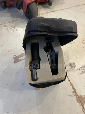 Bushnell spotting scope in case