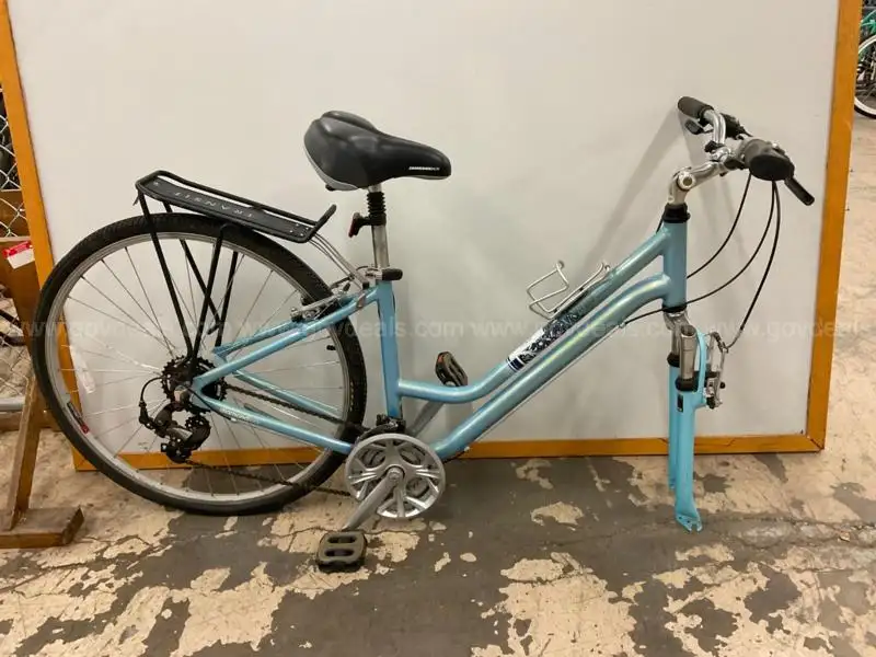 Diamondback Vital 2 Hybrid Bike Missing Front Wheel CT 17