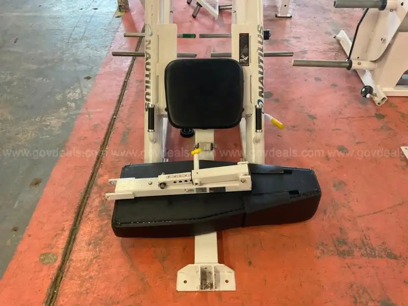 Nautilus xpload outlet leg press