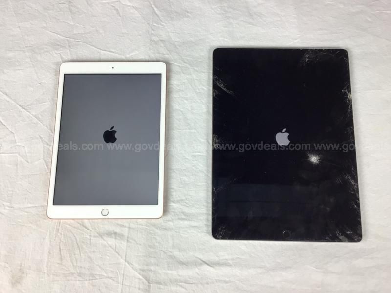 Apple iPad 7th Generation 32GB (cracked screen) top