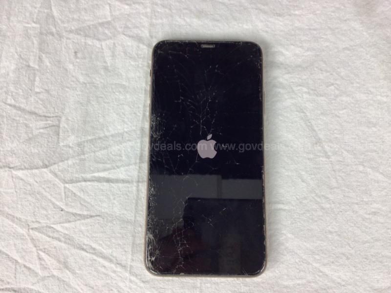 IPhone 11 store Pro 64gb -VERIZON/unlocked - CRACKED