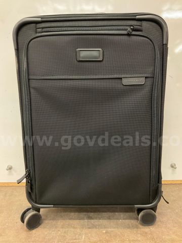 Briggs & Riley Baseline Expandable Carry-On Spinner Suitcase | GovDeals