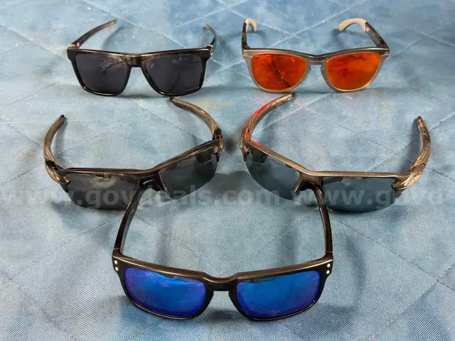 5 - Fashion Sunglasses, Labeled as Oakley
