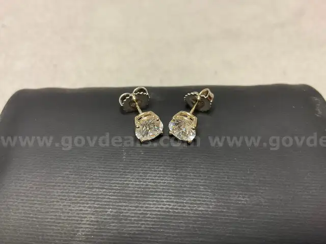 Gold Earrings with Diamonds, 2g