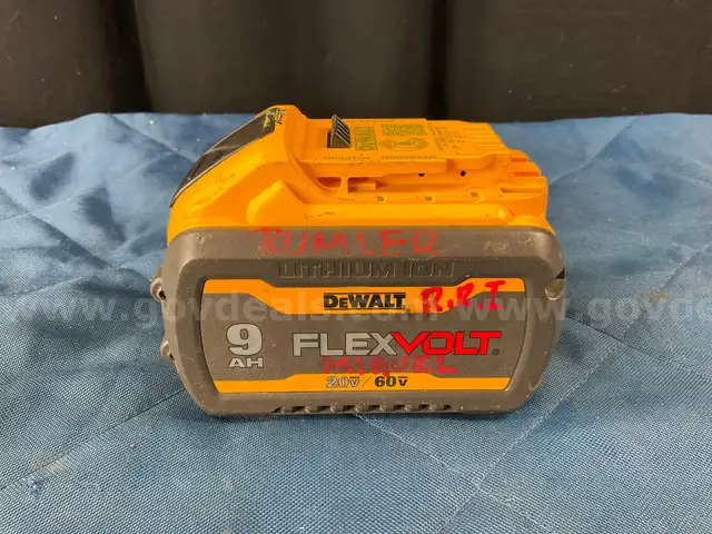 DeWalt 9ah FlexVolt Battery Pack Model DCB609, Powers On