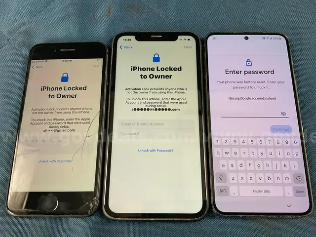 3 - Cell Phones (User Locked): Samsung &#x26; 2 - Apple