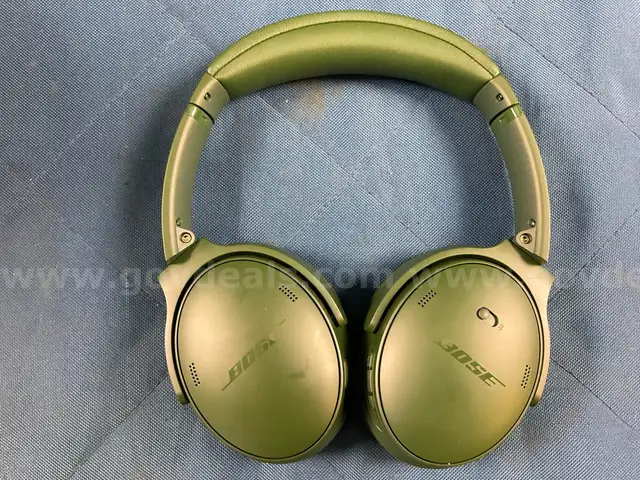 Bose QC45 Wireless Noise Canceling Headphones Model 437310