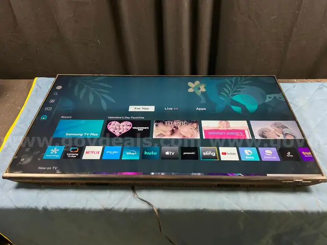 Samsung 4K Smart TV, Model UN50DU6900F