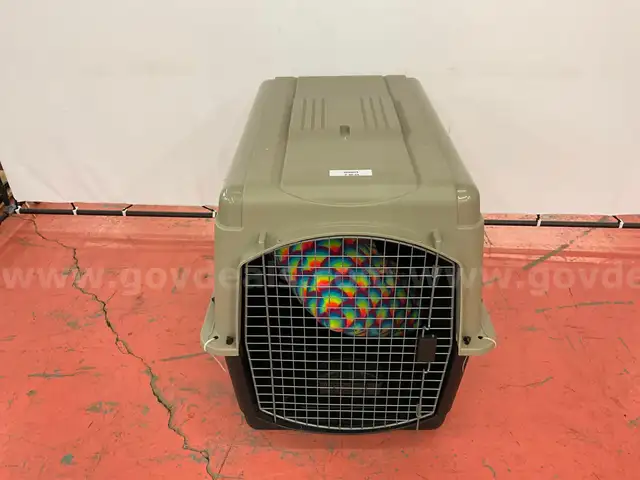 Petmate Vari-Kennel Ultra Dog Kennel With Pillow, Model 533513, 30&#x22;x38&#x22;x26&#x22;