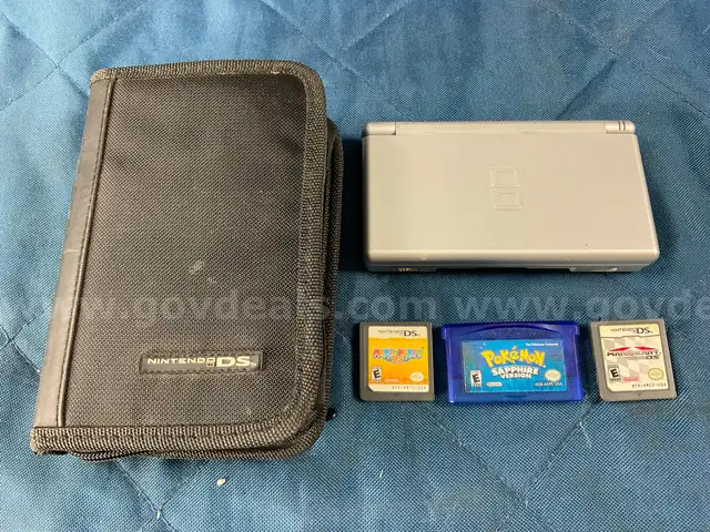 Nintendo DS Lite Portable Gaming Console, Model USG-001 With Case &#x26; 3 Games