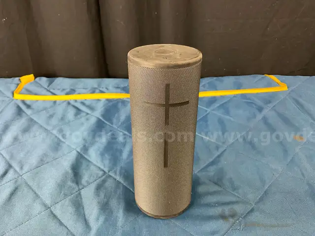Ultimate Ears Megaboom 3 Bluetooth Speaker Model S-00171, Powers On