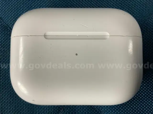 Apple AirPods Pro Gen 2 with MagSafe Charging Case (Lightning) Model 2700