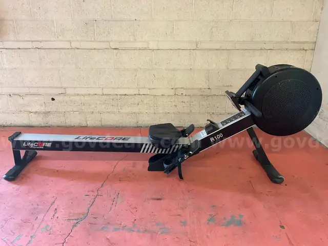 LifeCORE Fitness R100 Rowing Machine