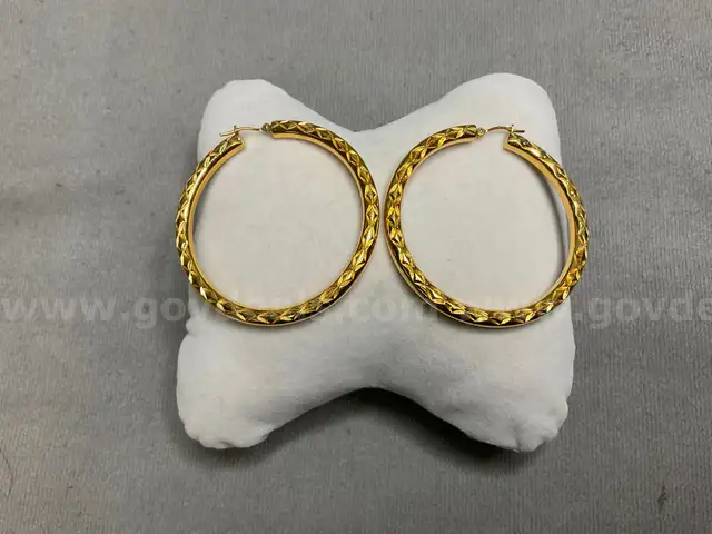 Fashion Earrings With Stones, 4.01 Grams (Possible Gold Coating)