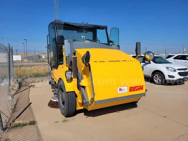 2013 Elgin Pelican Street Sweeper