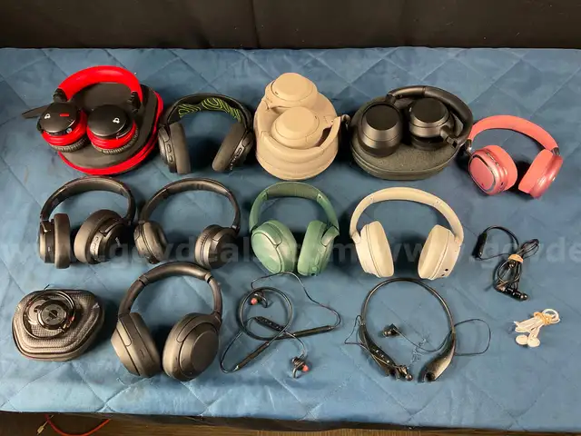 15 - Bluetooth Wireless Headphones &#x26; 4 - Cases